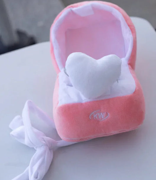 Peluş kutulu elmas yüzük